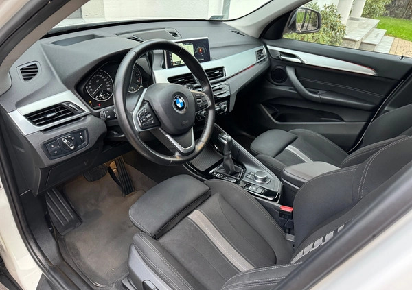 BMW X1 cena 99900 przebieg: 135600, rok produkcji 2018 z Bolesławiec małe 562